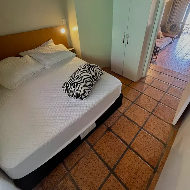 Quarto de casal com armário
